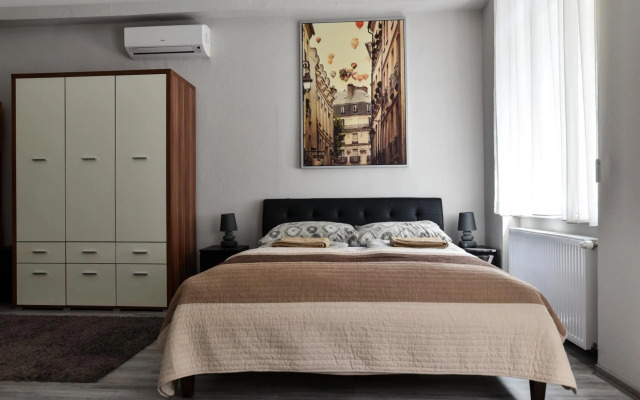 Corvin Point Rooms and Apartments