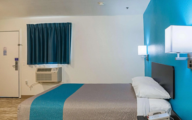 Motel 6 Bay Saint Louis, MS