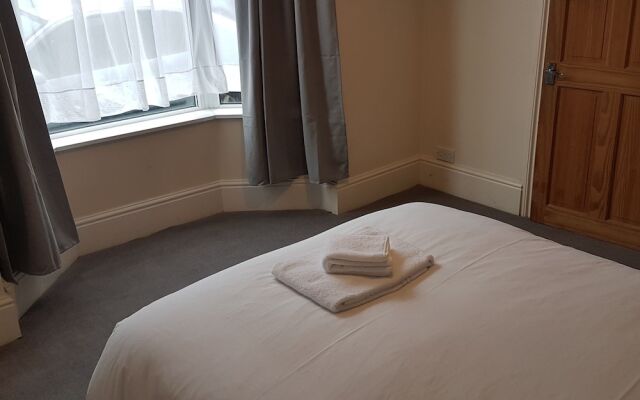 Reginald Budget Rooms