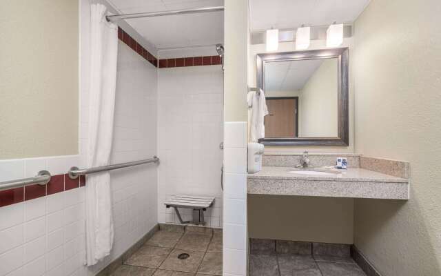 AmericInn by Wyndham Fargo West Acres