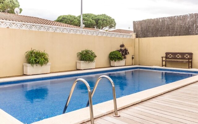 Beautiful Villa with Private Swimming Pool at 1.5 Km From the Beach