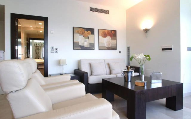 Senator Águilas Hotel