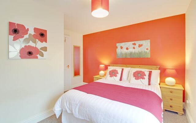 Brighton Getaways - Beach Lodge House