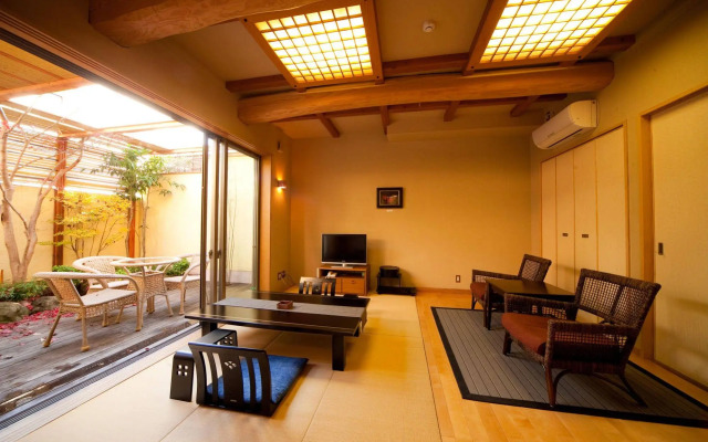 Yufuin Kutsurogi no Yado Nanakawa