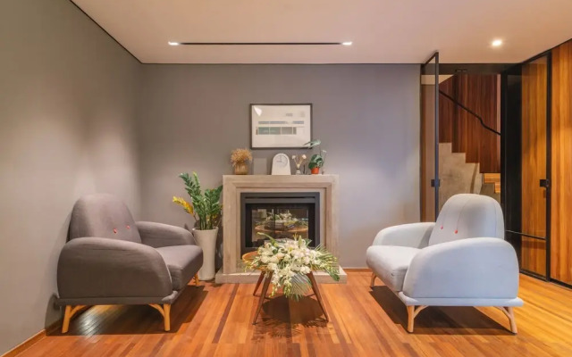 Smart House with 3 Suites