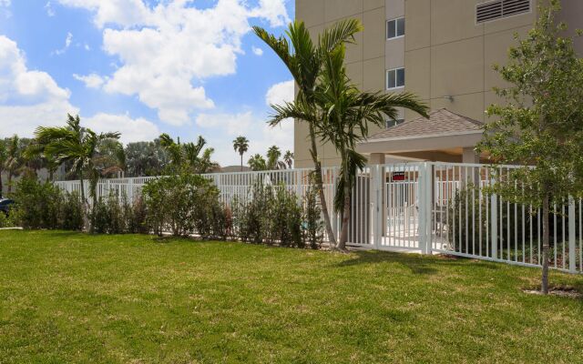 Candlewood Suites Miami Intl Airport-36th St, an IHG Hotel