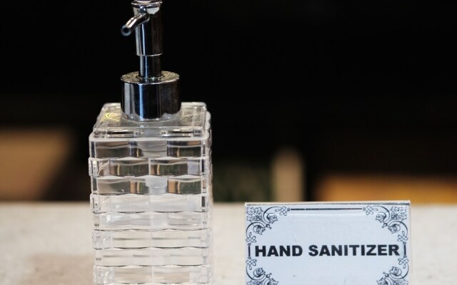 SPOT ON 90746 Vspace Guesthouse & Cafe