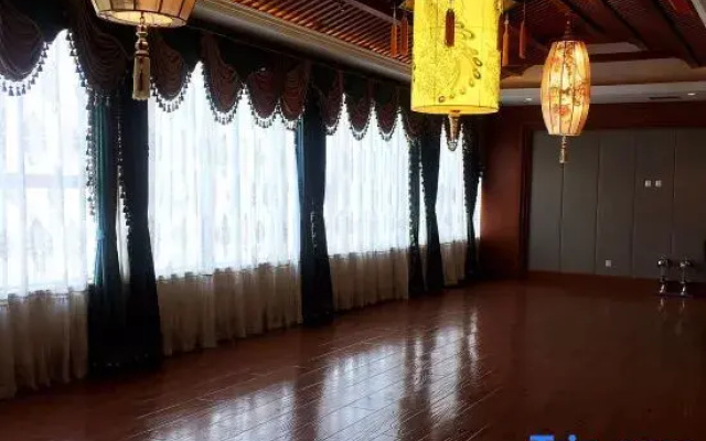 Puyue Hotel (Baotou Public Security Bureau Olympic Park)