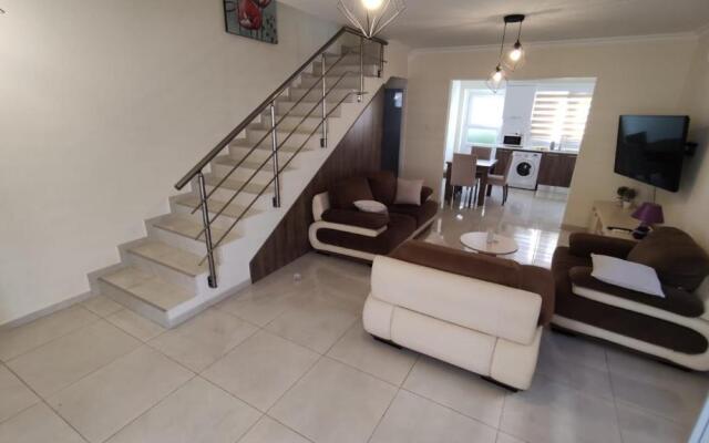 Royal Sun Holiday Villa, 2 Bedroom Semi-detached