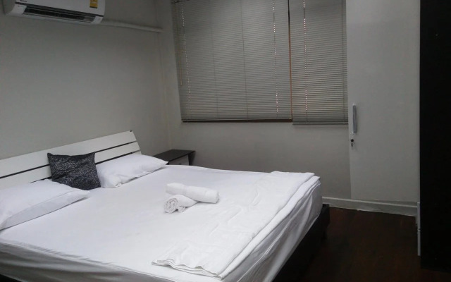 Royal Anand Guest House