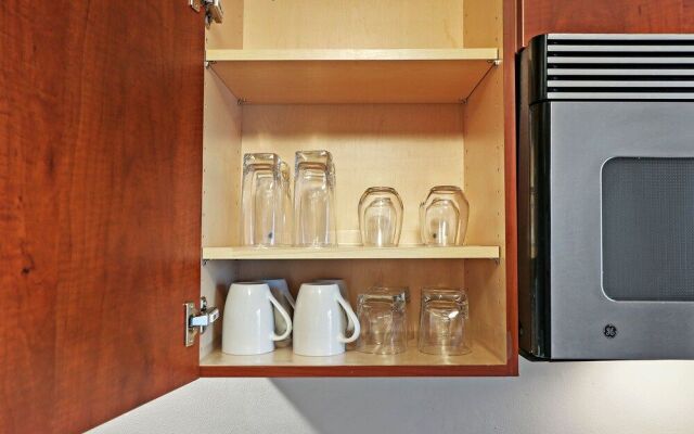 Scenic 1BR APT in Arlington Heights