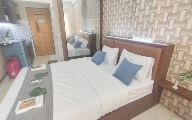 Studio Minimalist And Warm At Pavilion Permata Apartment