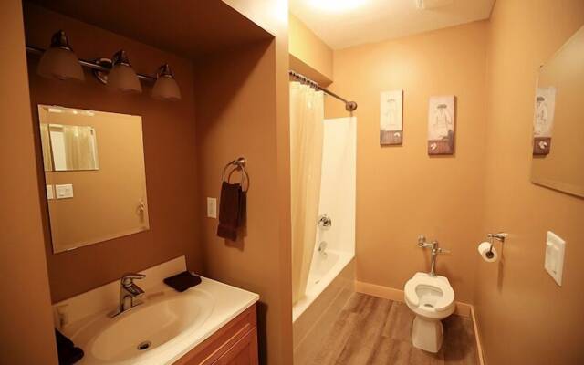 Executive Suite by Apex Mountain Lodging