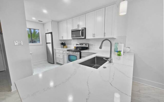 Seacrest - 6 - 2 Br townhouse by RedAwning