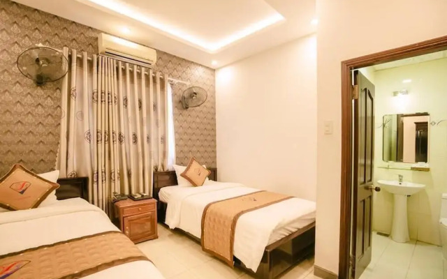 Y Linh Hotel