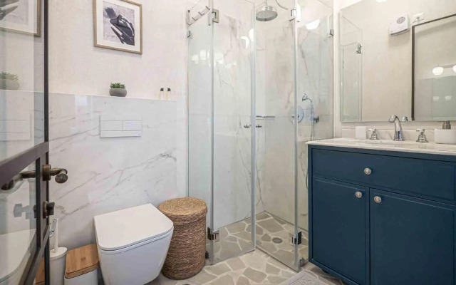 VELLER Shemaiah Apt #3