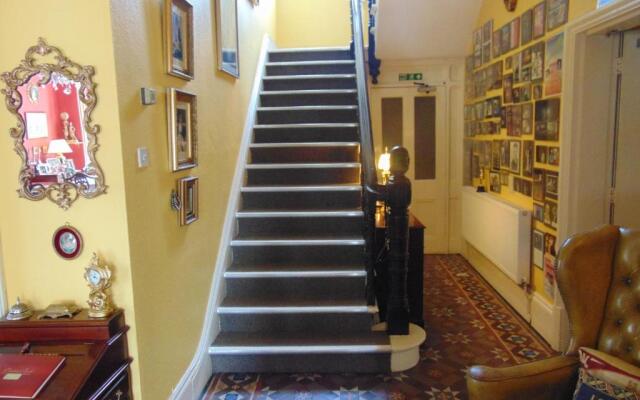 Holywell Guest House