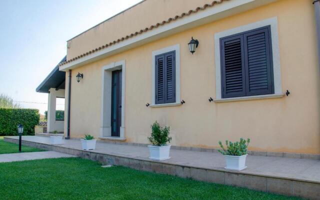 Villa la Tonnara CaseSicule, Private Villa far 50 m from the Sand Beach