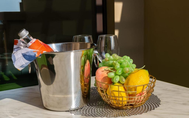 Frank Porter - Fairmont Palm Residences