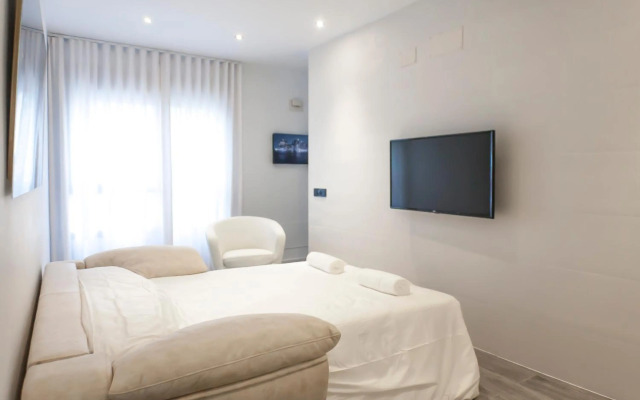 Goles Deluxe Suite by Valcambre