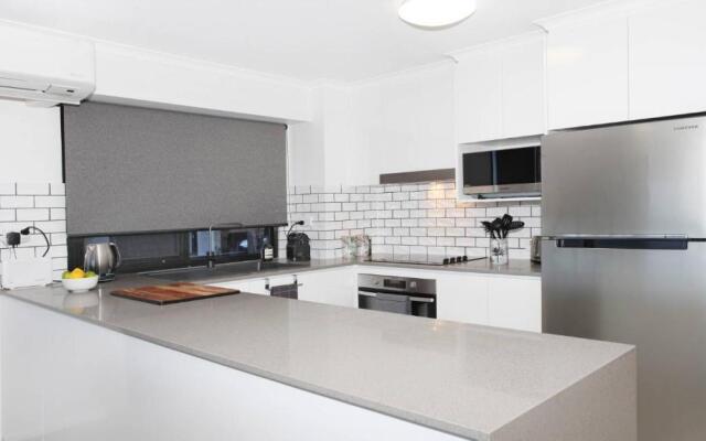 Unit 1 'Phoenix Apartments', Coolum Beach