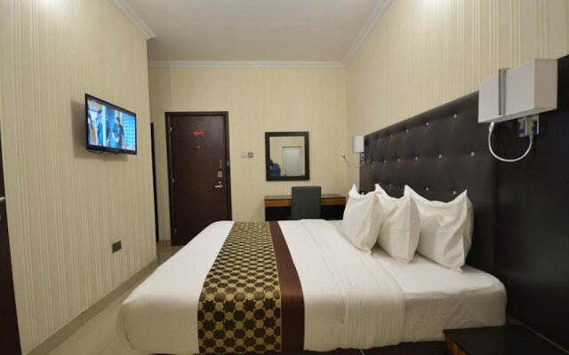 Lakeem Suites - Agboyin Surulere