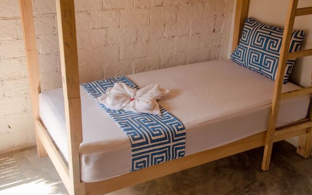 Alebrijes Surf House - Adults Only