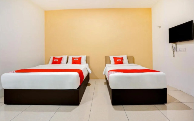 OYO 89677 Sunflower Hotel