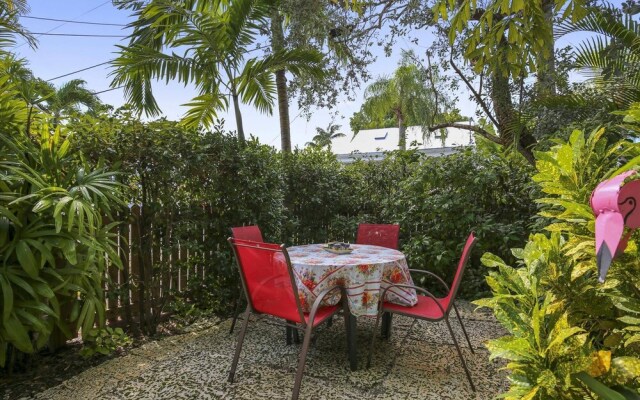 Paradise Palms by Avantstay Great Location w/ Outdoor Dining, BBQ Close to Higgs Beach Month Long Stays