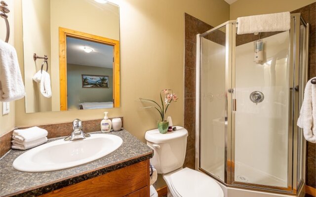 Bear's Paw Chalet - Amazing Location & Ski In/out