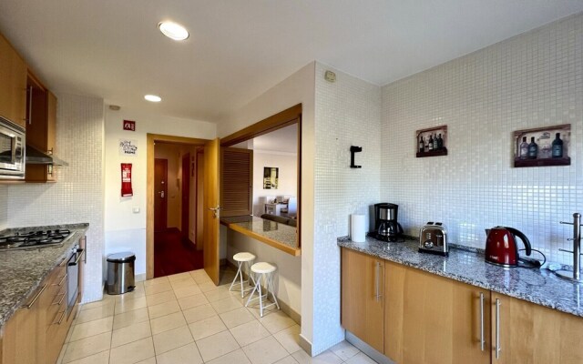 Albufeira Modern 4 With Pool by Homing