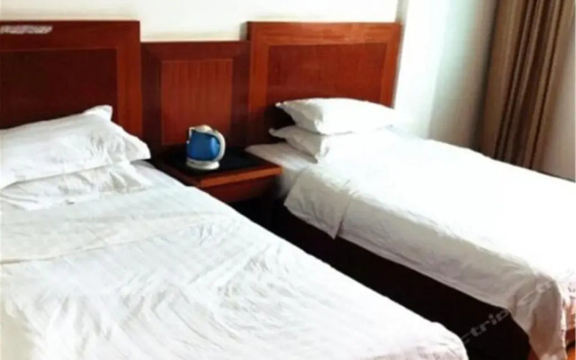 Golden Lake Hotel