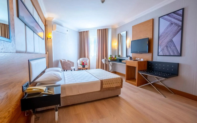 Kandelor Hotel