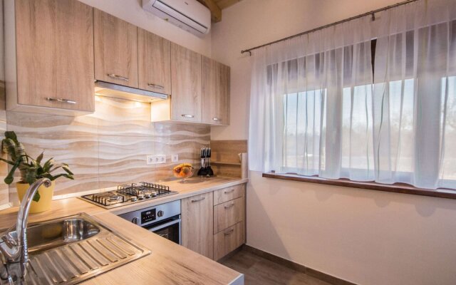 Attractive Holiday Home with Pool, Hot Tub, Patio, Courtyard