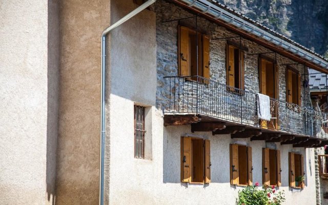 Chalet With 4 Bedrooms in Bourg-saint-maurice, With Wonderful Mountain