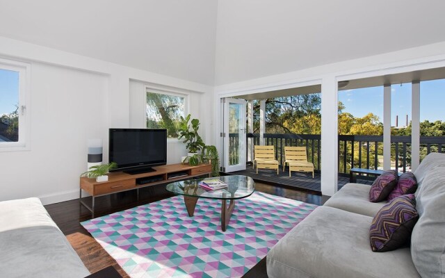 Stunning Family Home 5mins to CBD H332