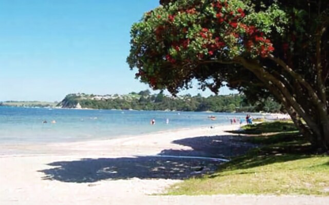 Snells Beach Motel