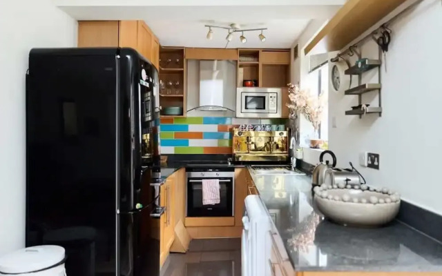 The Shoreditch Retreat - Inviting 2bdr Apartment