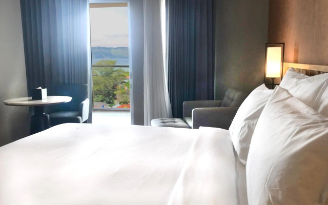 Labersa Hotel & Convention Center Samosir – Guest Rooms – Simarmata