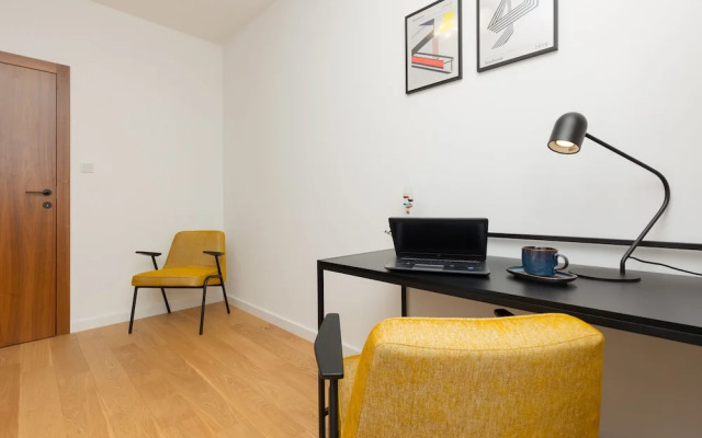 Sunny & Elegant Apartment by Renters
