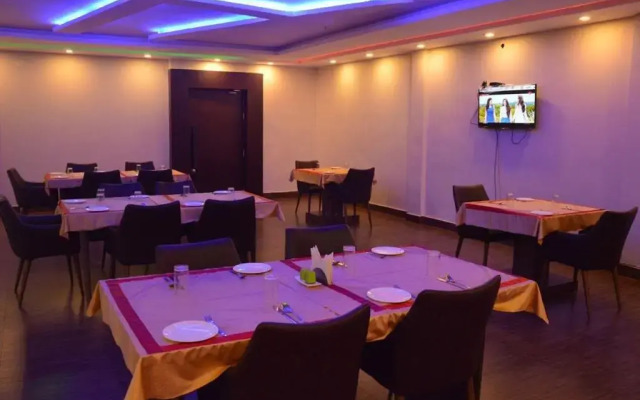 Seamens Club N Hotel