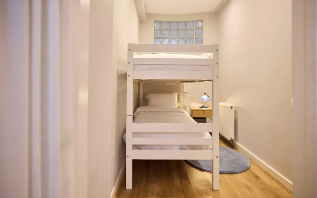 The West Kensington Hideout - Cozy 2bdr Flat With Garden