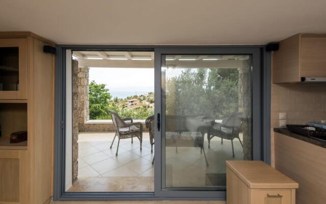 Porto Cheli Studio - Poolside Lux Getaway