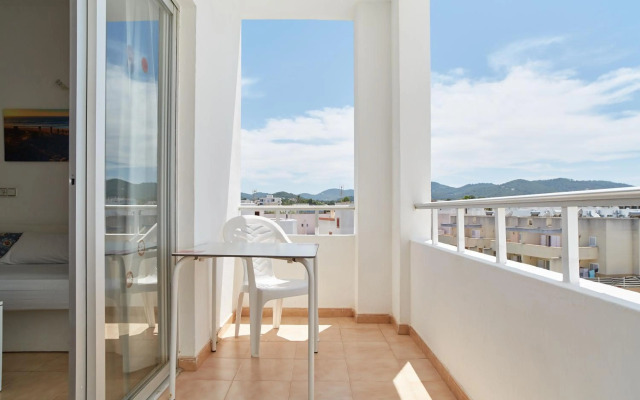Apartamentos San Antonio Beach