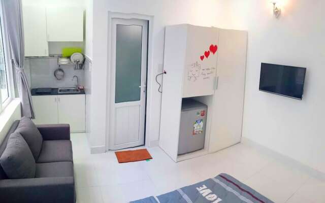 Smiley Apartment 9