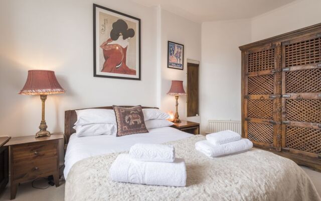 Bohemian home by Kings Cross