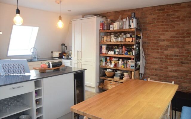 Kensington 2 Bedroom Property