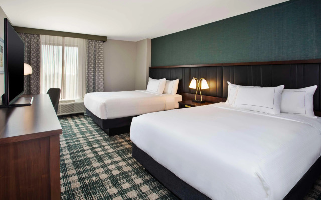 DoubleTree by Hilton Lansing