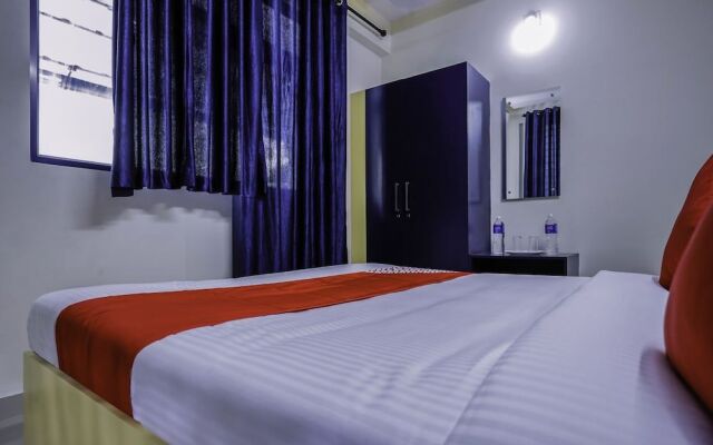 Oyo 15825 Blue Berry Apartments