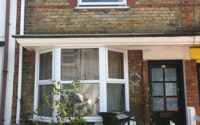 Quaint Cottage Broadstairs.